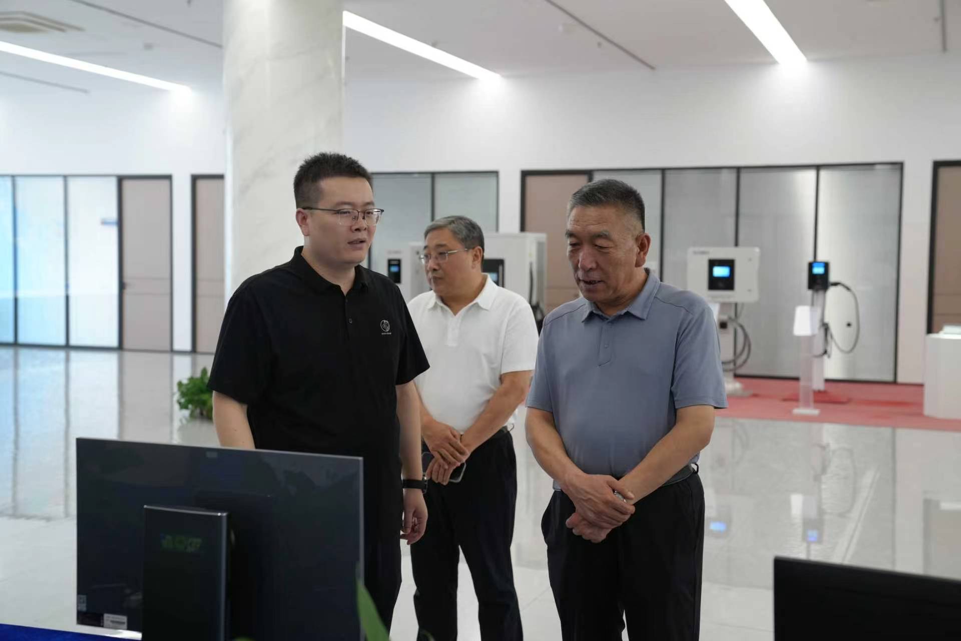 20260828聂永平带队赴开发区开展专题调研.jpg
